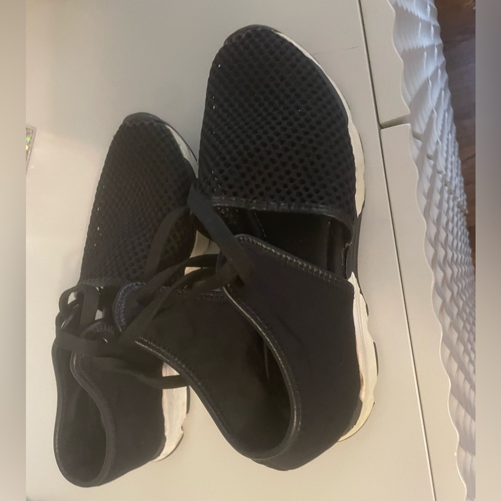Trendy “all black” shoes